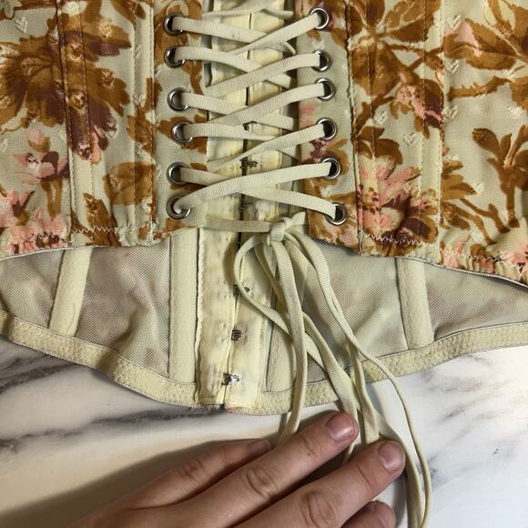 Urban Outfitters Out From Under Fairy Floral Corset Top Strapless Coquette SZ S - Picture 7 of 7